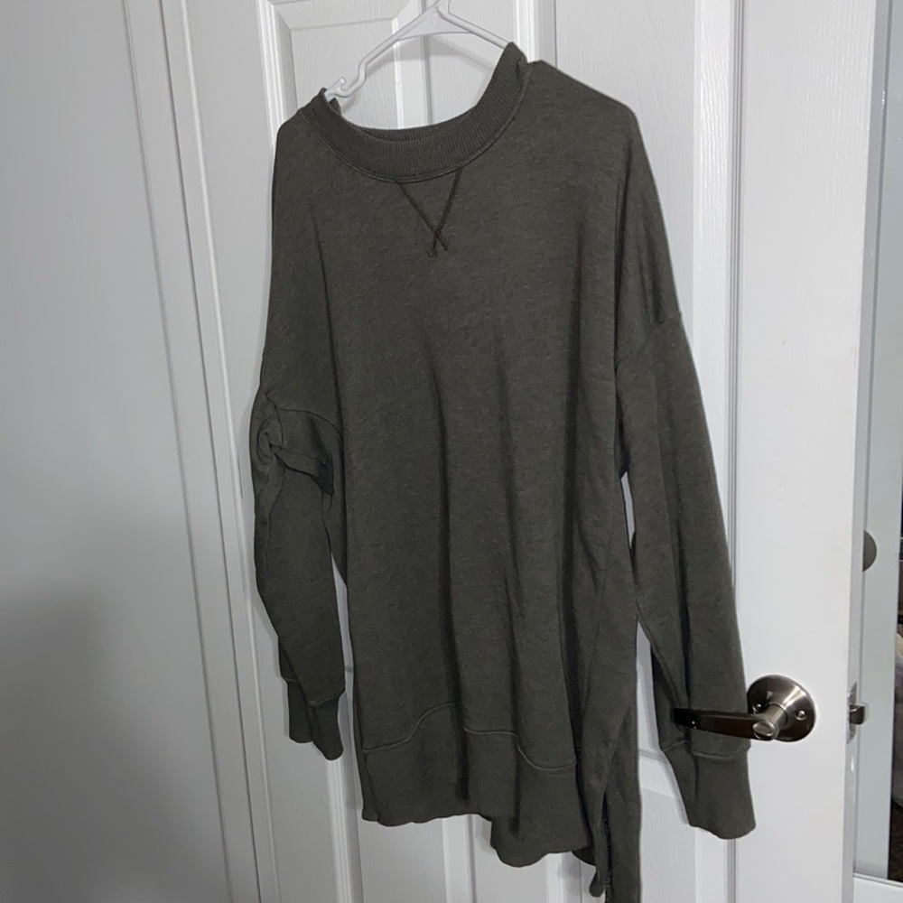 Olive green aerie sweater/ sweatshirt. Size Large